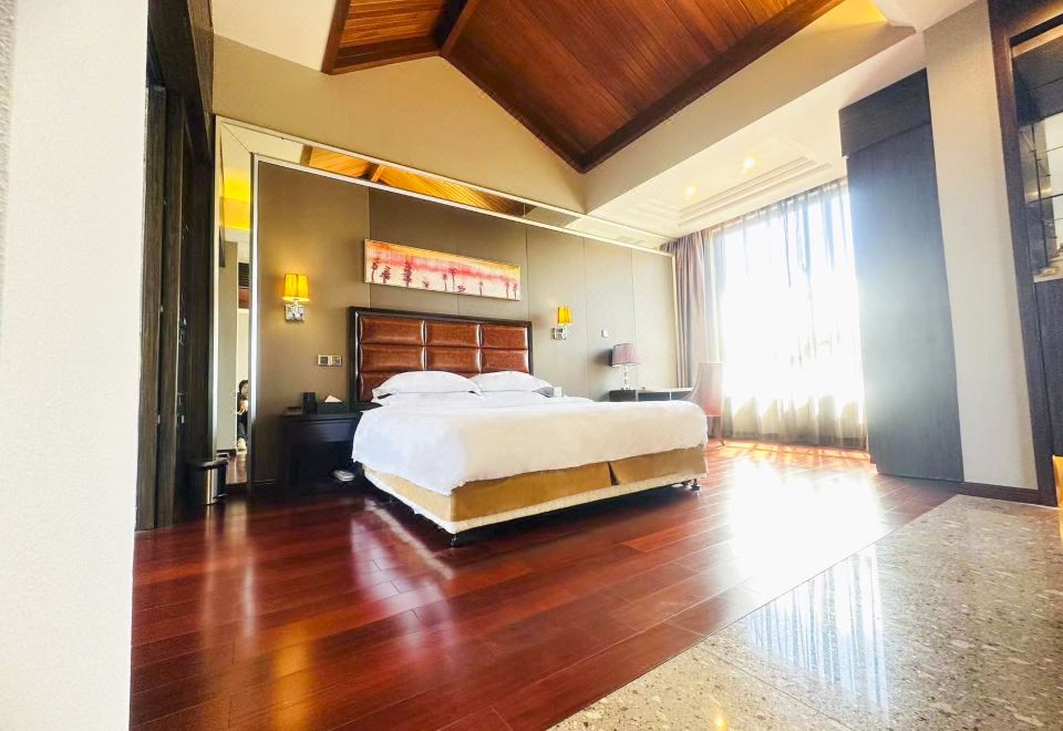 别墅山景大床房