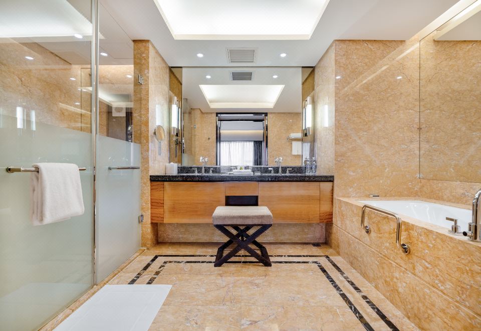Sheraton Zhongshan HotelSuperior Suite