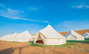 Tengger Desert Star International Camping Hotel