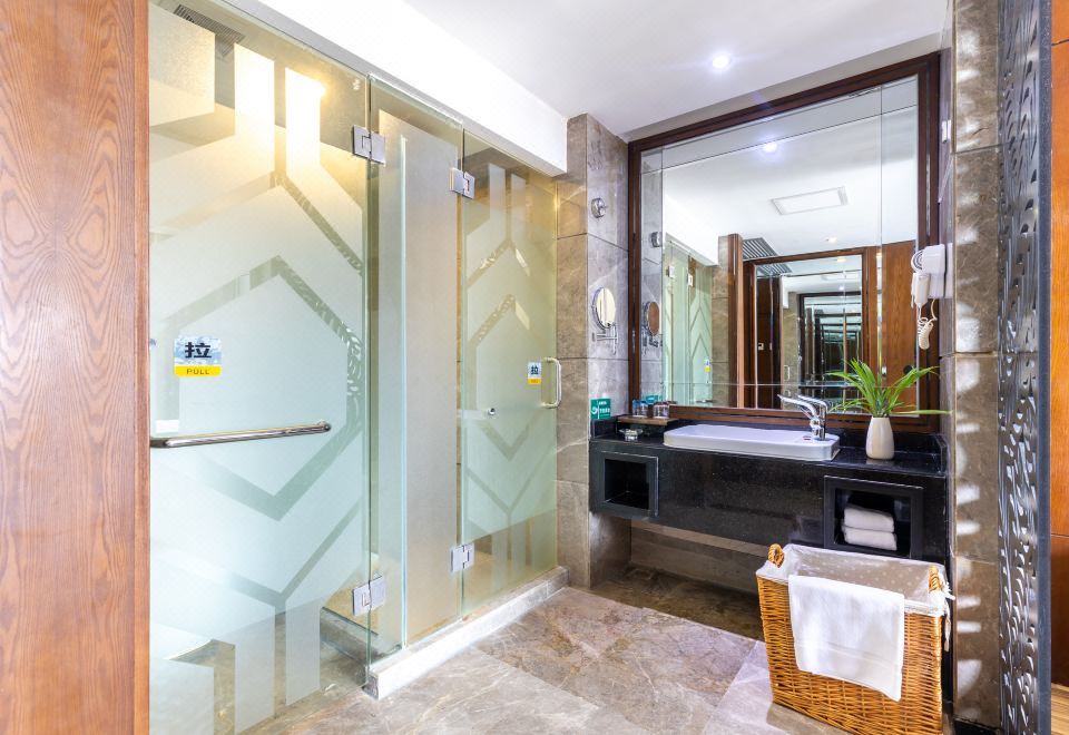 漓江江景大床房