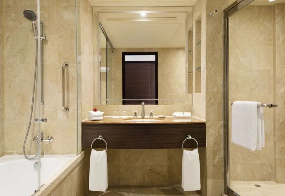 Hong Kong Gold Coast HotelPremier Seaview King Room With Balcony