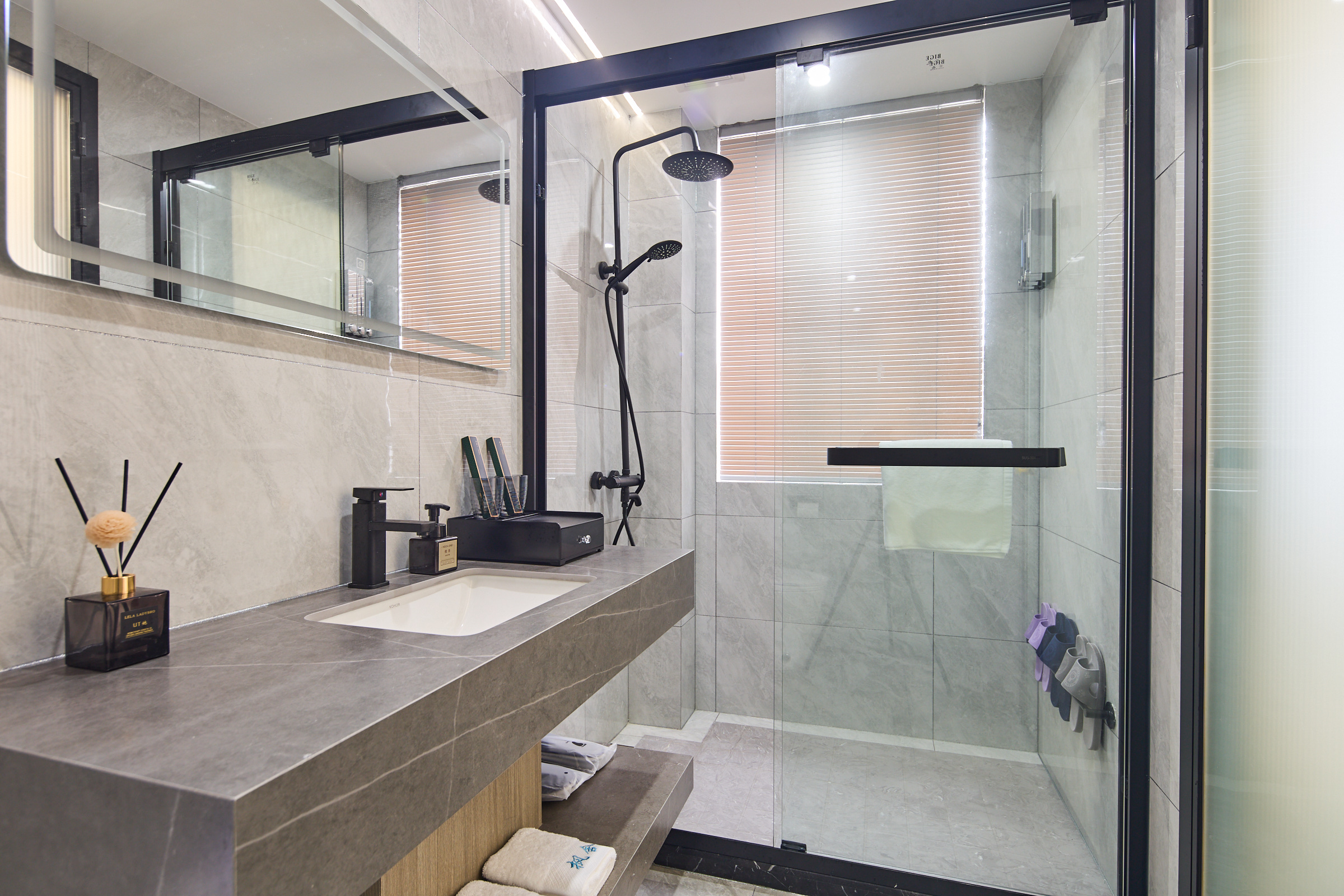 听风·温馨童趣亲子房『智能马桶+乳胶床垫+移动电视』