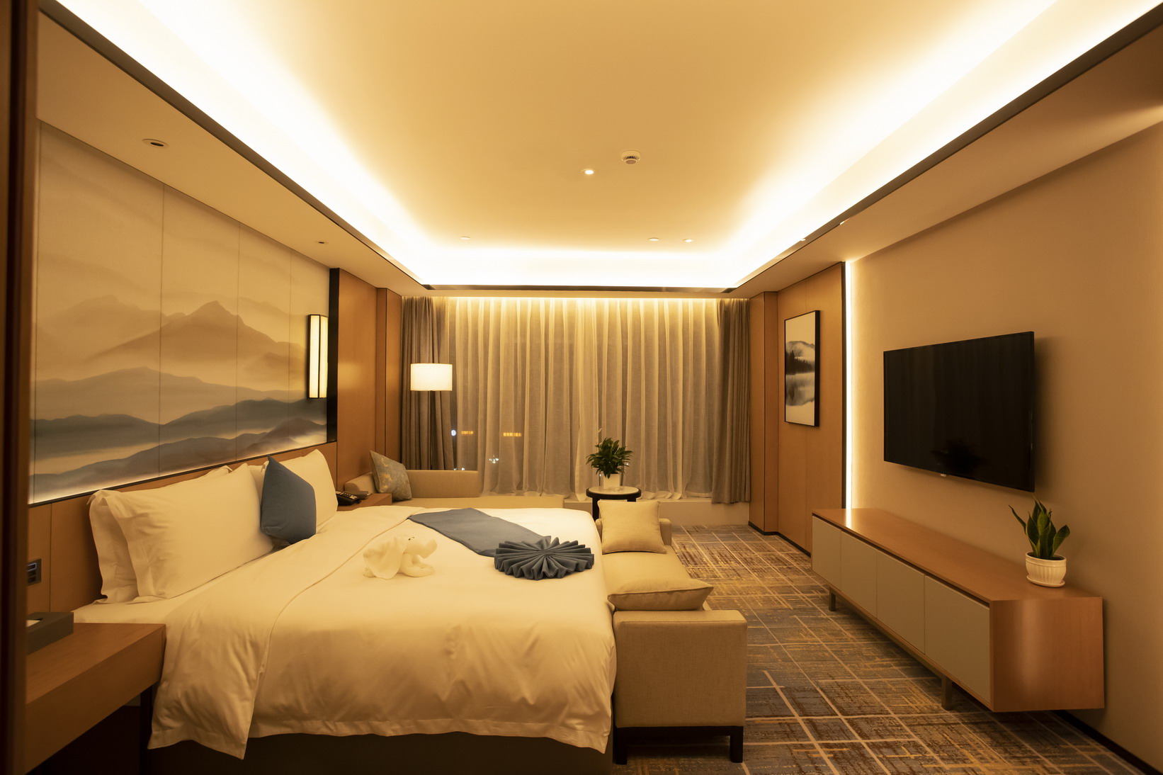 Egret Island Lakeside HotelDeluxe Suite