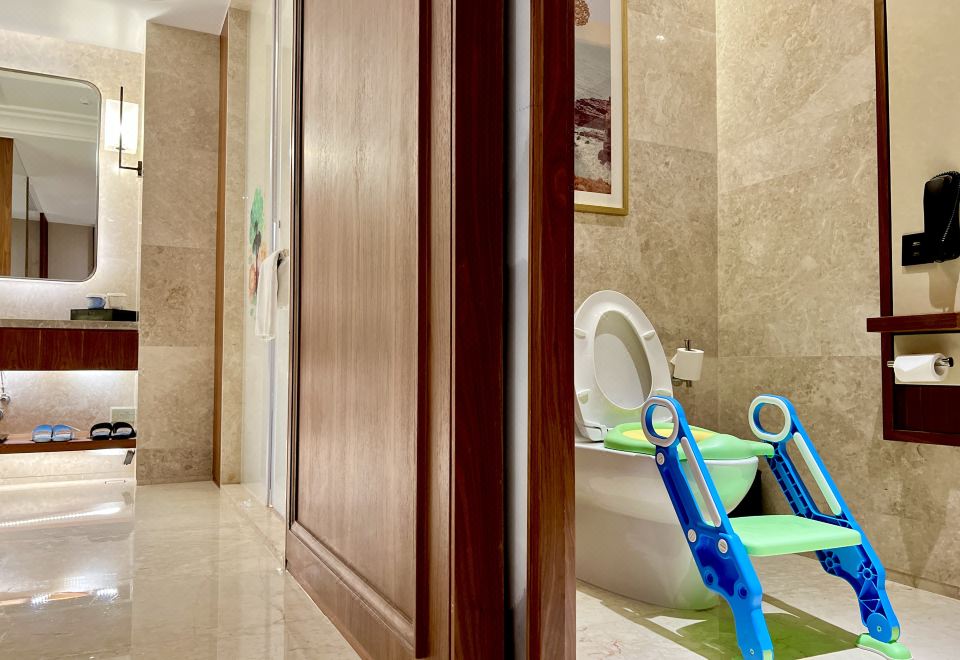 豪华亲子主题双床房【浴缸+无烟+高楼层落地窗】