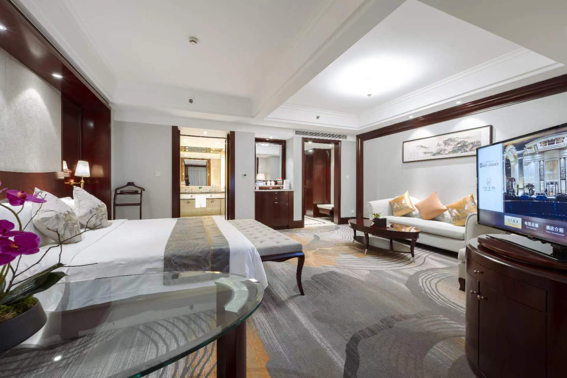 豪华商务大床房