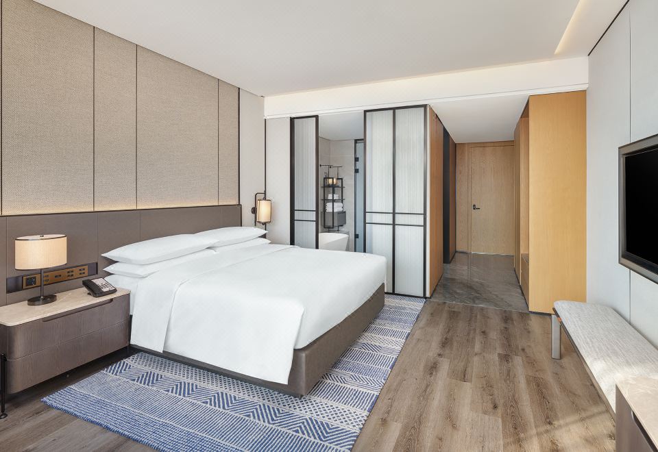 豪华山景大床房