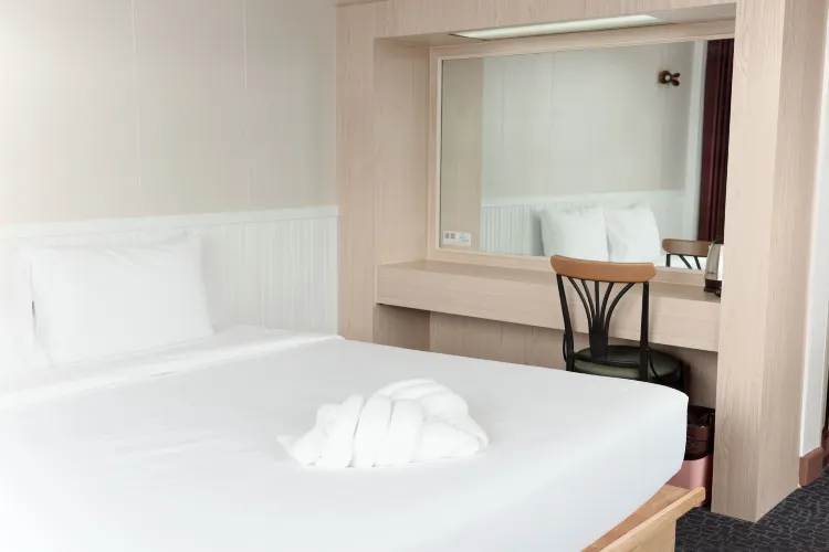 ห้องสแตนดาร์ด เตียงใหญ่ 1 เตียง