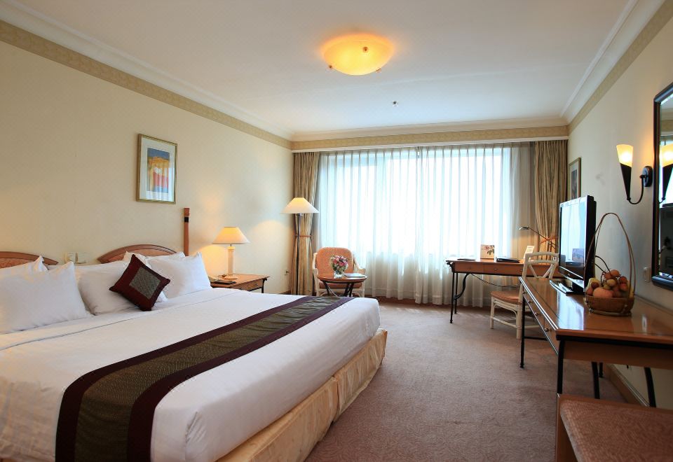 Deluxe King Room