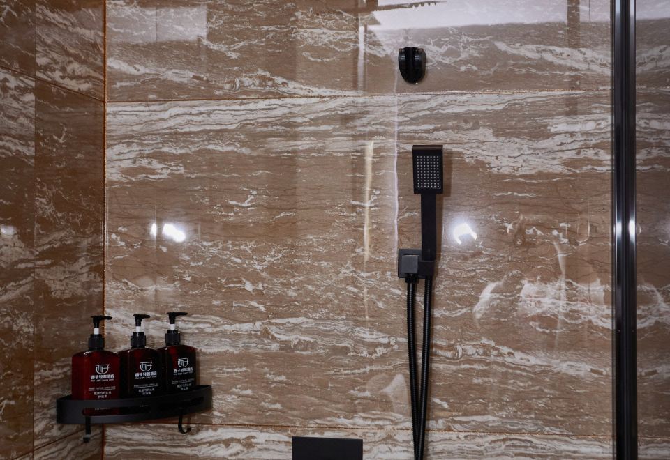 Xizi Light Luxury Hotel (Urad Qianqi Government Store)Deluxe Family Smart Suite (2 Beds)