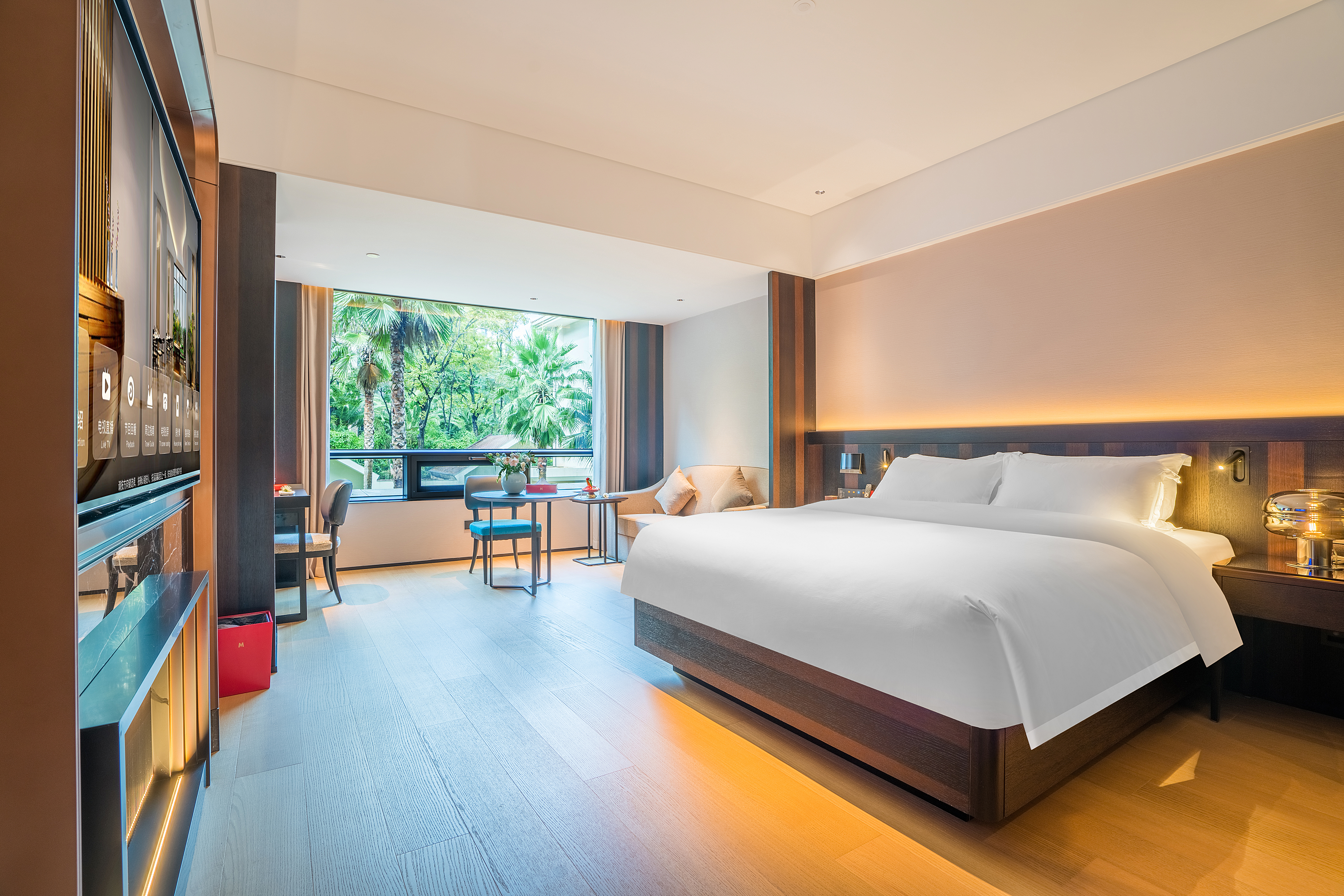 豪华园景大床房