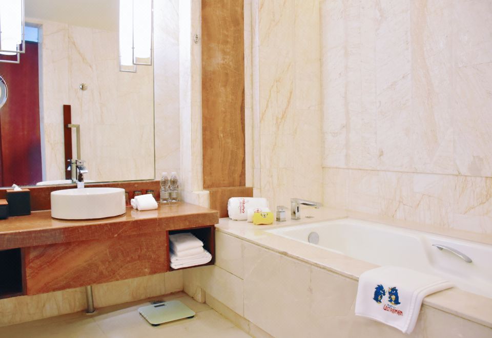 奥特曼亲子湖景大床客房