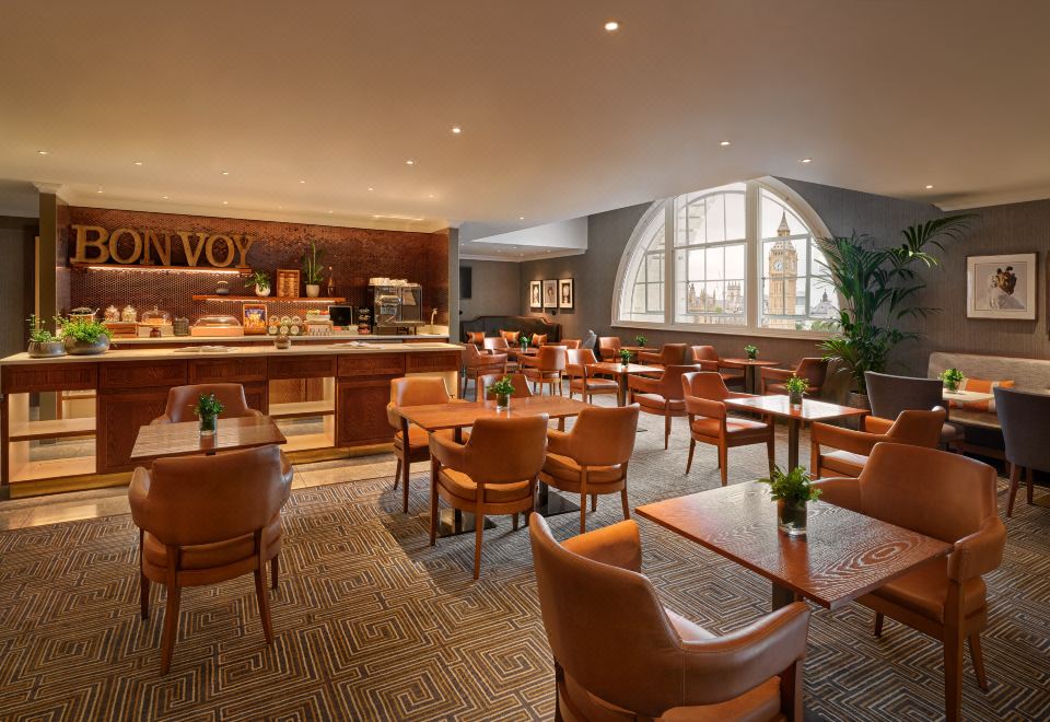 阳台套房（带泰晤士景观）