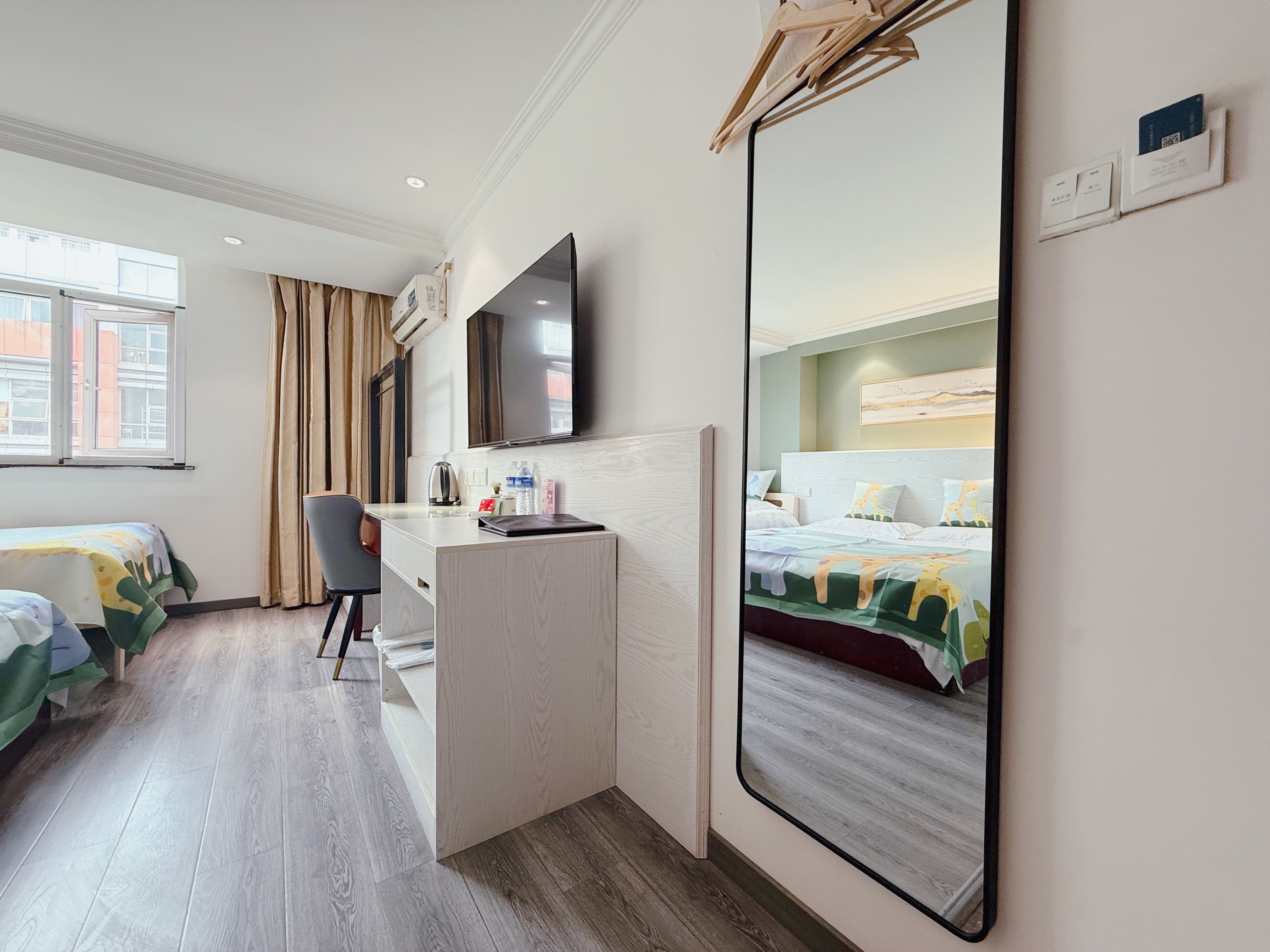 童趣HOME房（婴儿浴盆+卡通）