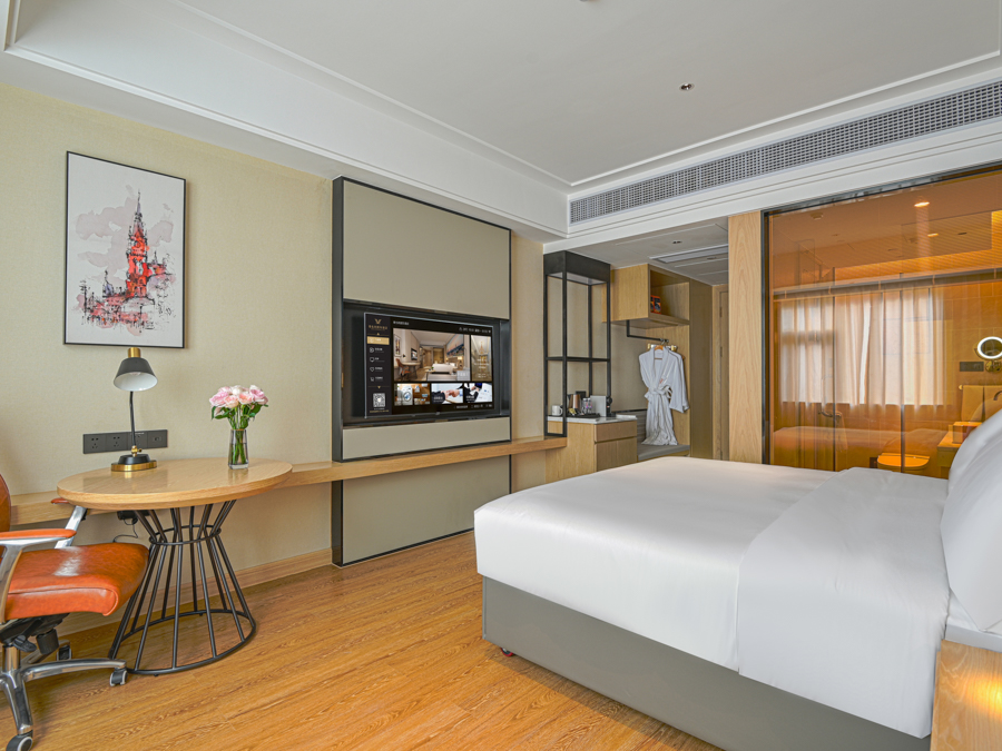 高级大床房【商务办公桌+智能客控】