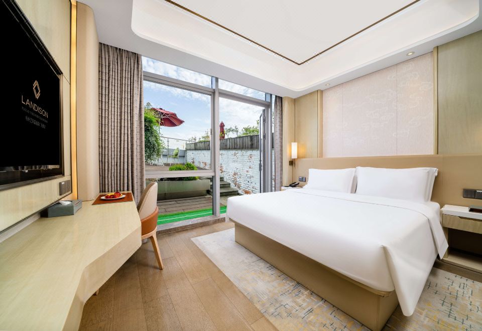 湖景露臺大床房