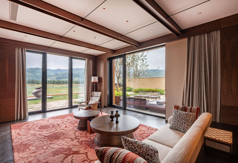 1 King 1 Bedroom Suite Dining Area Terrace Access