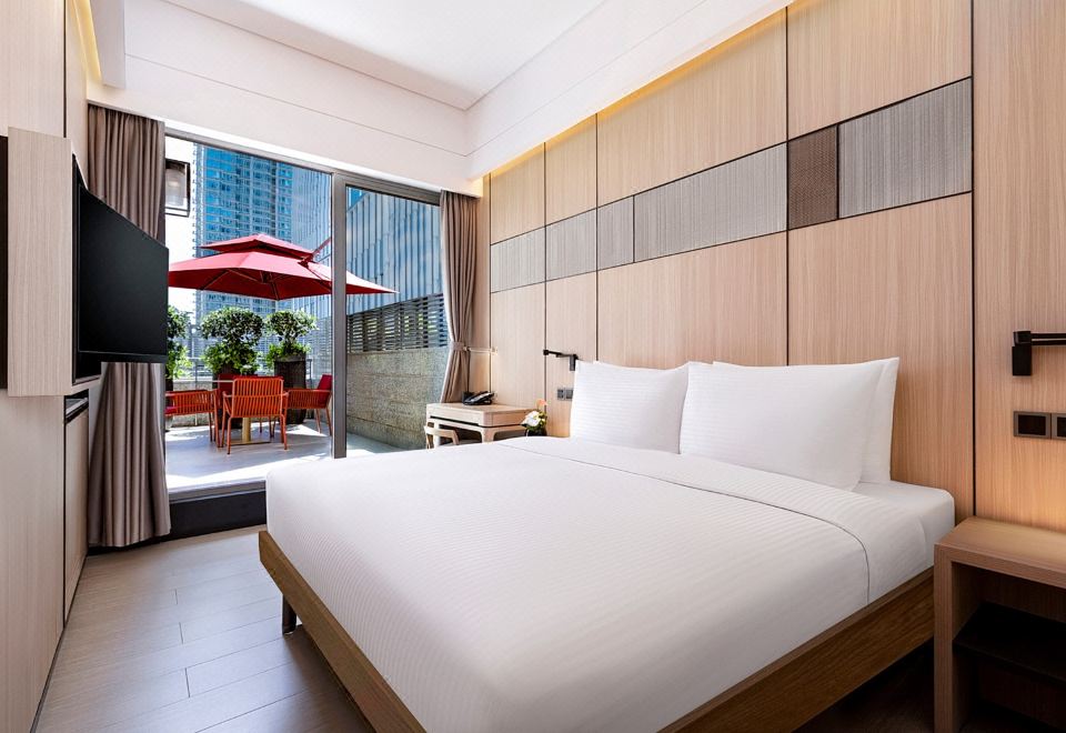 Harbour Plaza Metropolitan ShanghaiEnjoy The MiniBar Terrace Room