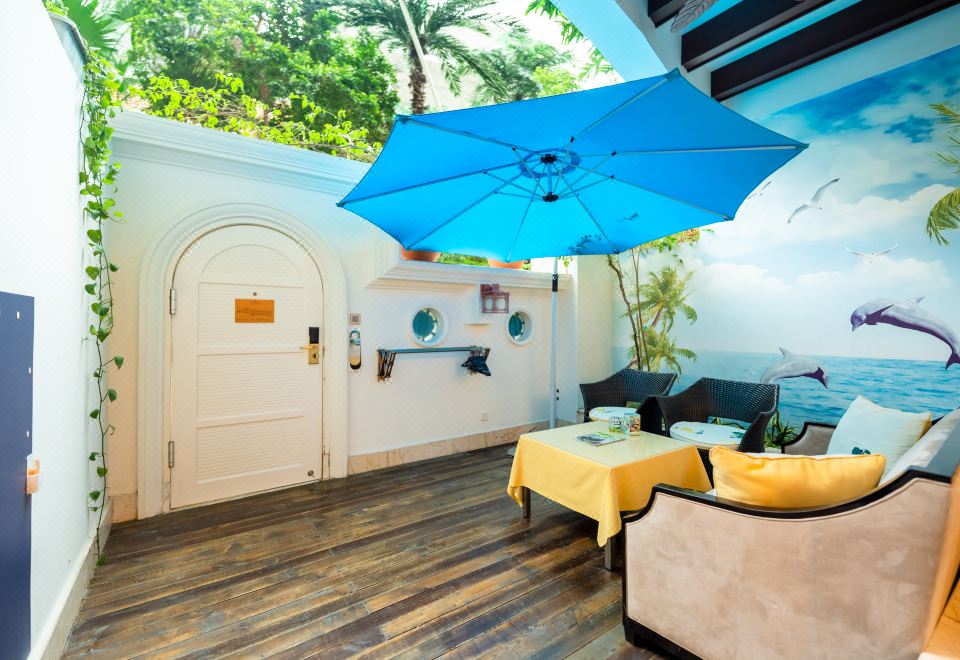 InterContinental Chengdu Global CenterFamily Room - Courtyard-View