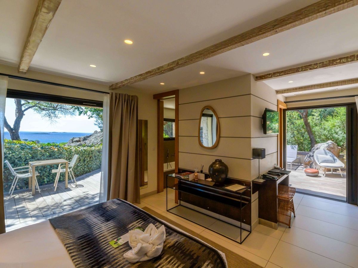 小型套房（带海景的）