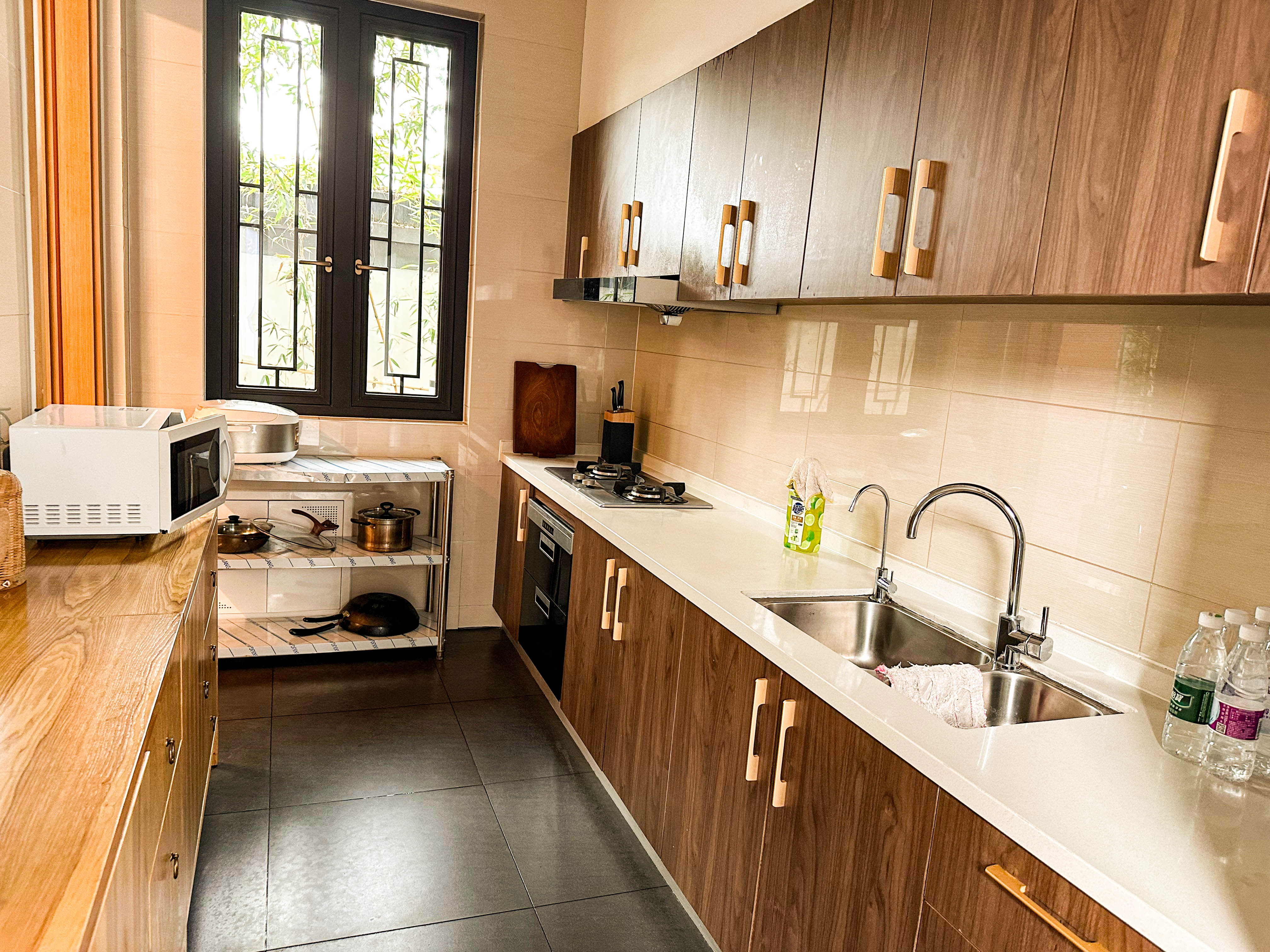 三房三衞徽韵·新中式商务雅院