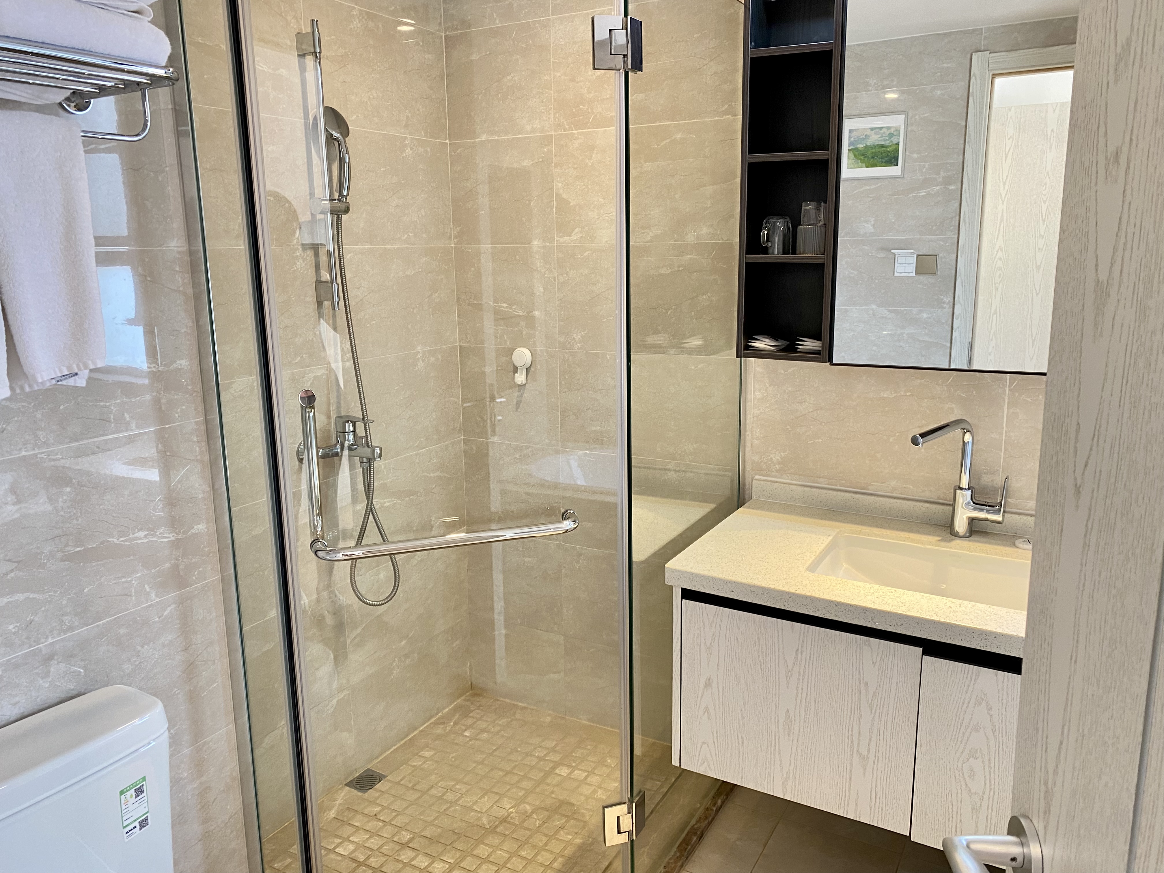 豪华湖景叠院二室二衞标间套房