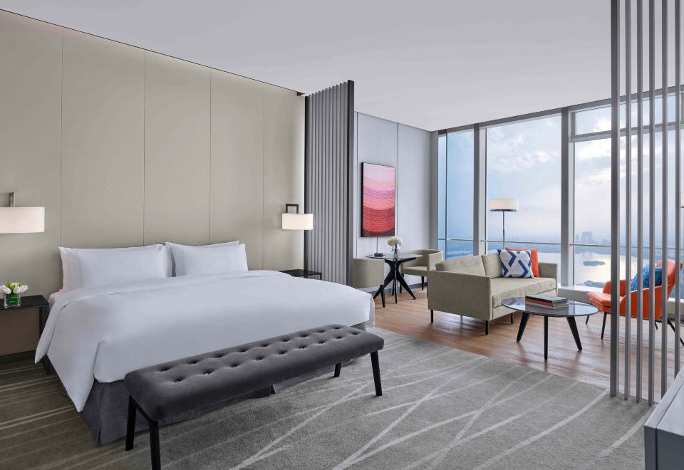 N3湖景东方之门景观大床房