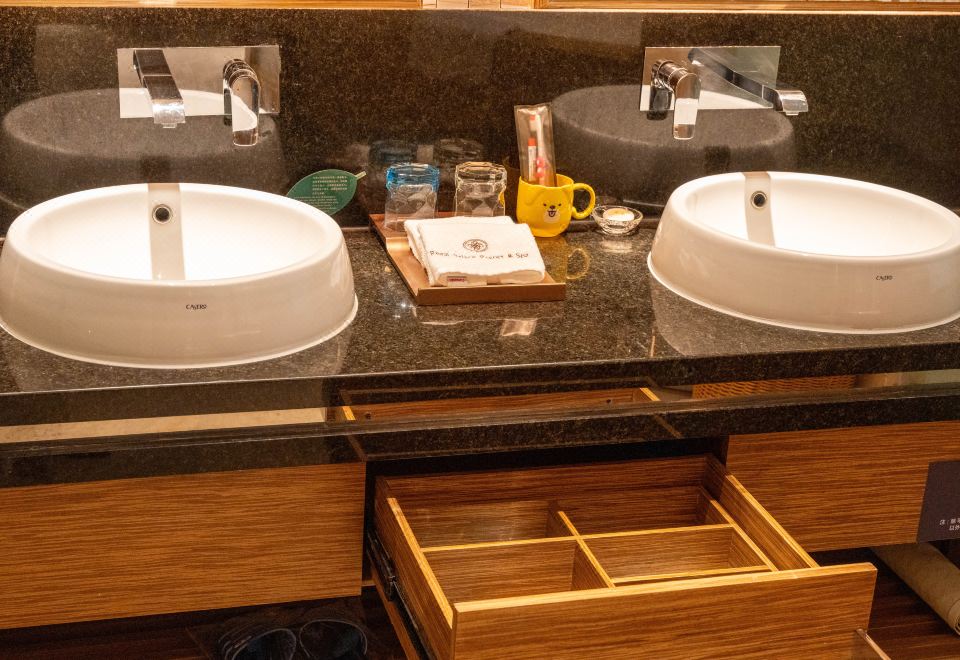 山景大床房-景观阳台-独立浴缸-慕思寝具