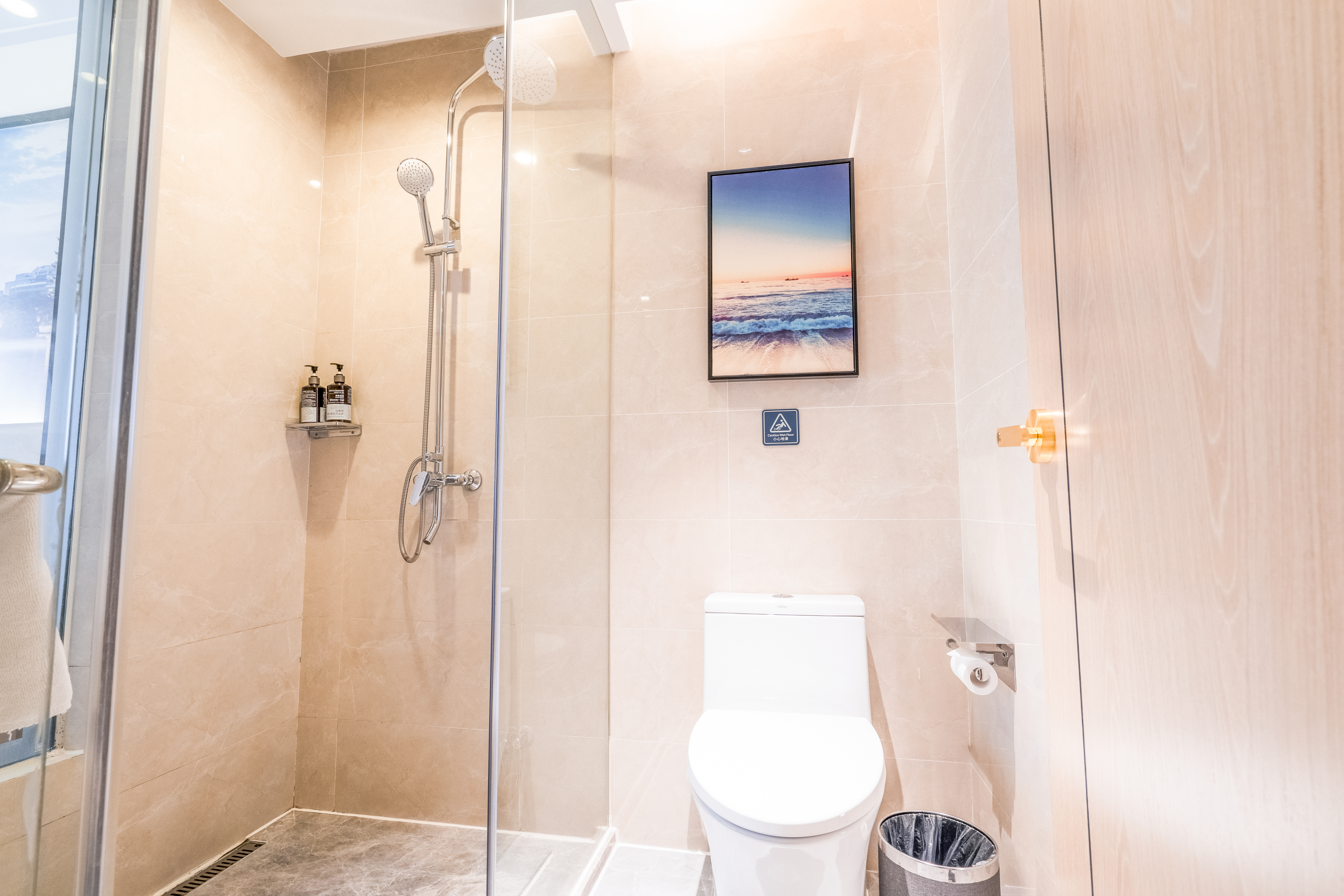 家庭套房（赏山景+俯瞰城景）