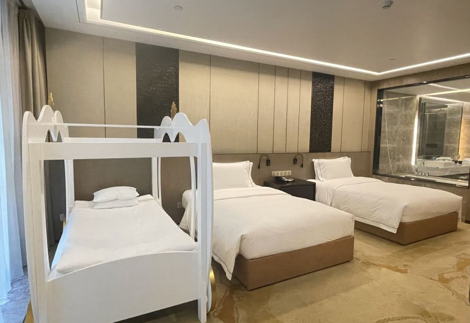 山景·亲子三床房