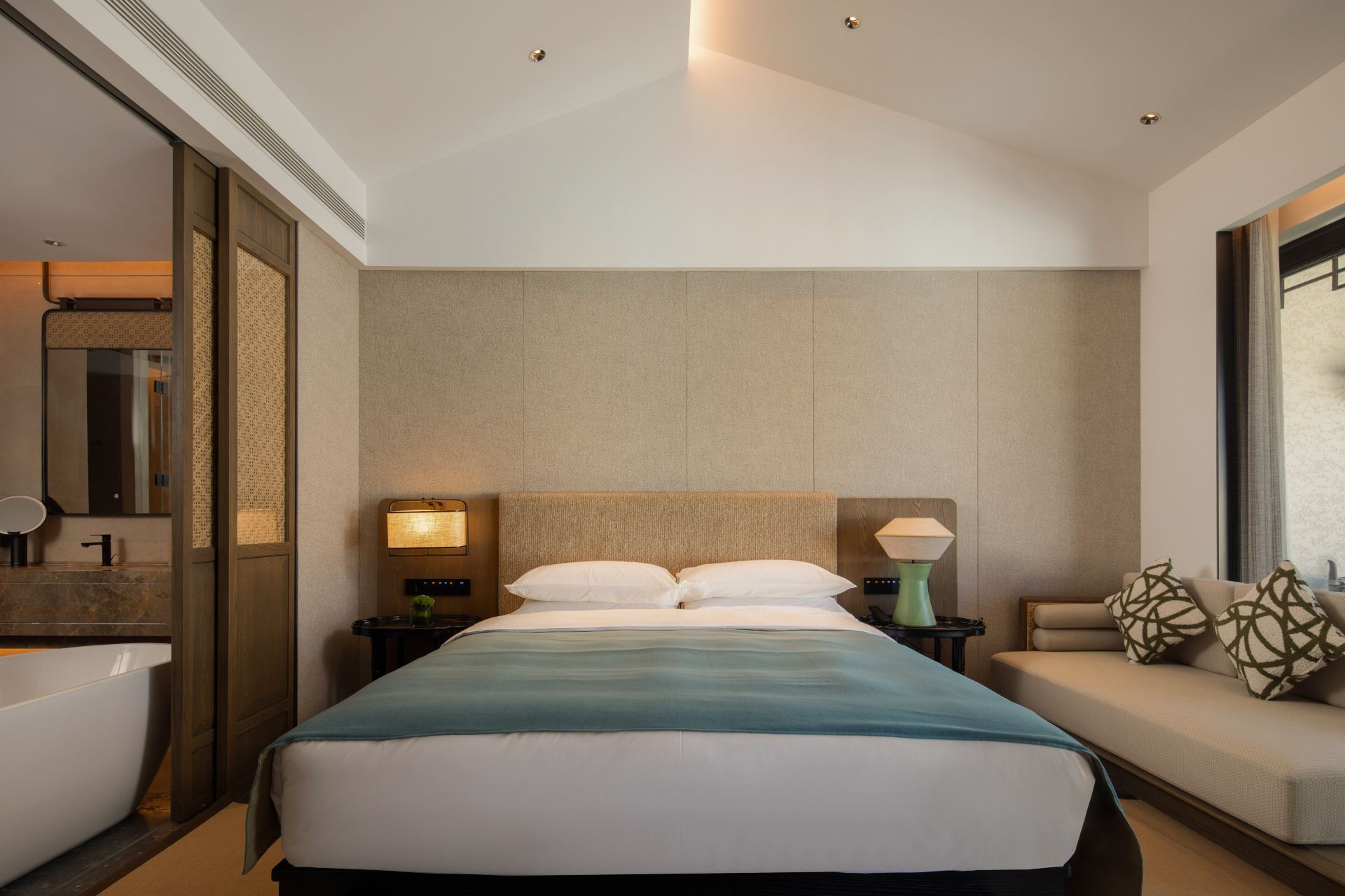 Fenghe Classic Terrace Double Bed Room