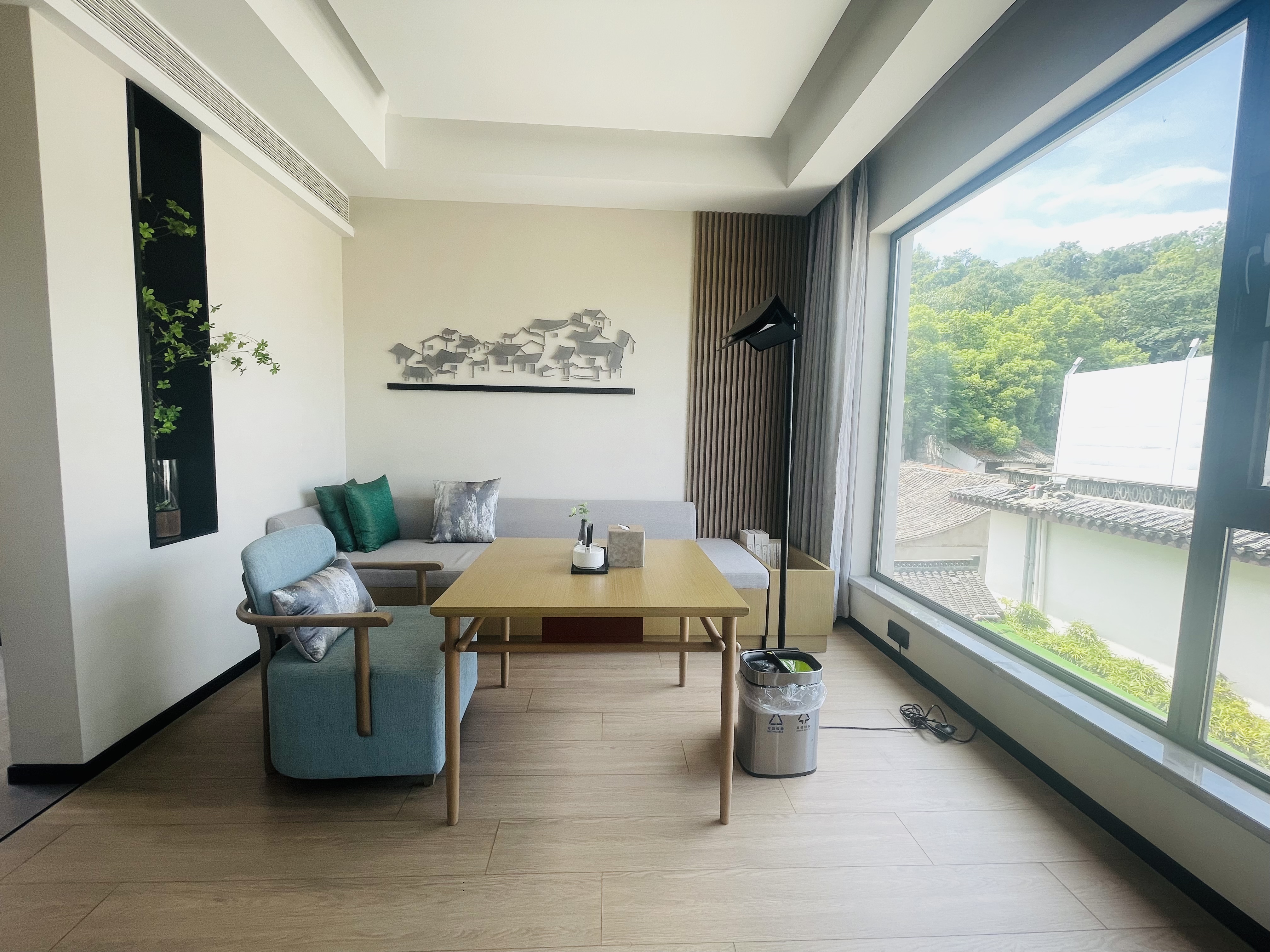 水乡月色·观景大床房（落地窗+180度翻转电视柜）