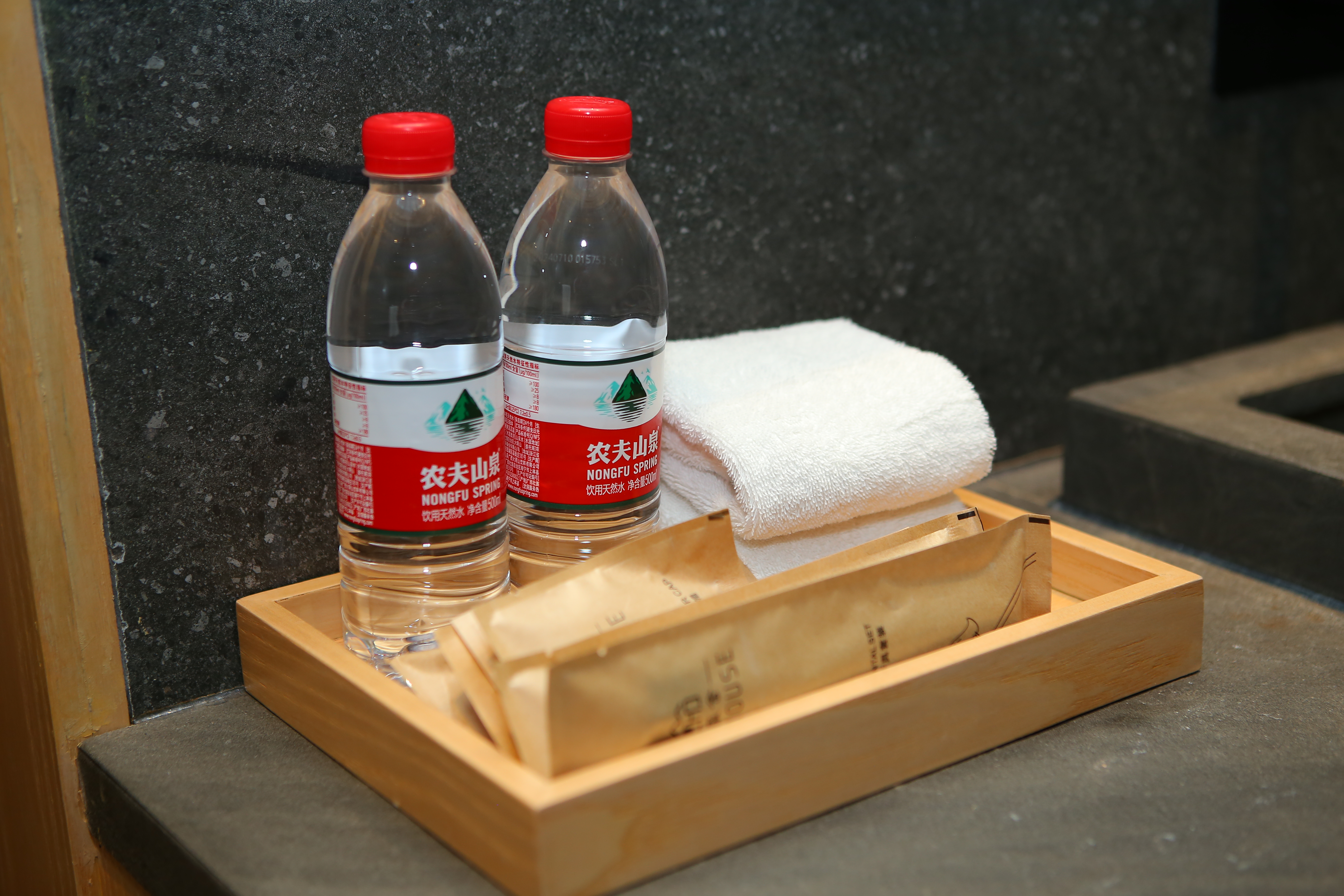 听雨·静谧大床房丨静音玻璃+定制寝具+睡眠无忧