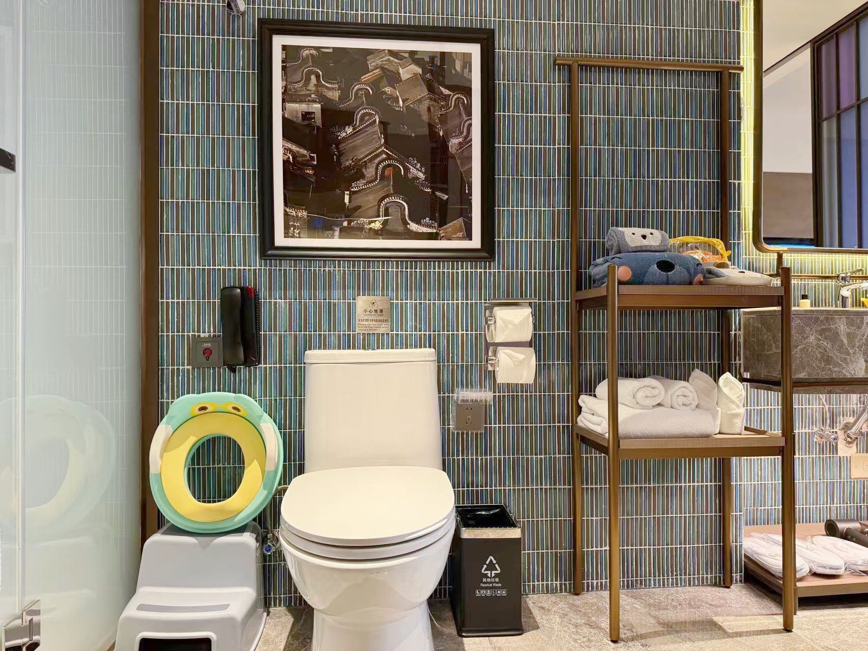 亲子大床房| 带梳化床