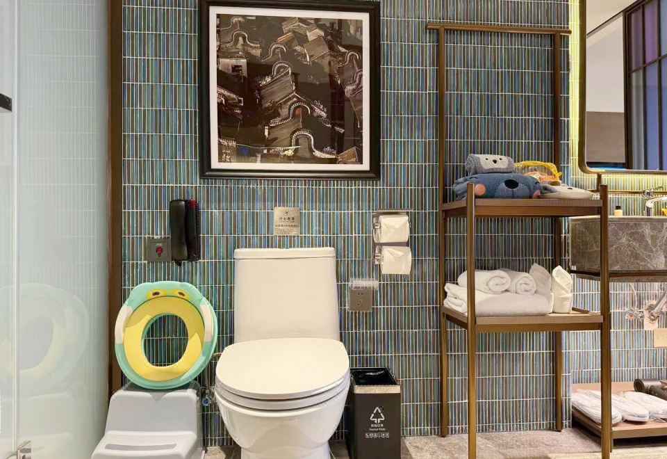 亲子大床房| 带梳化床