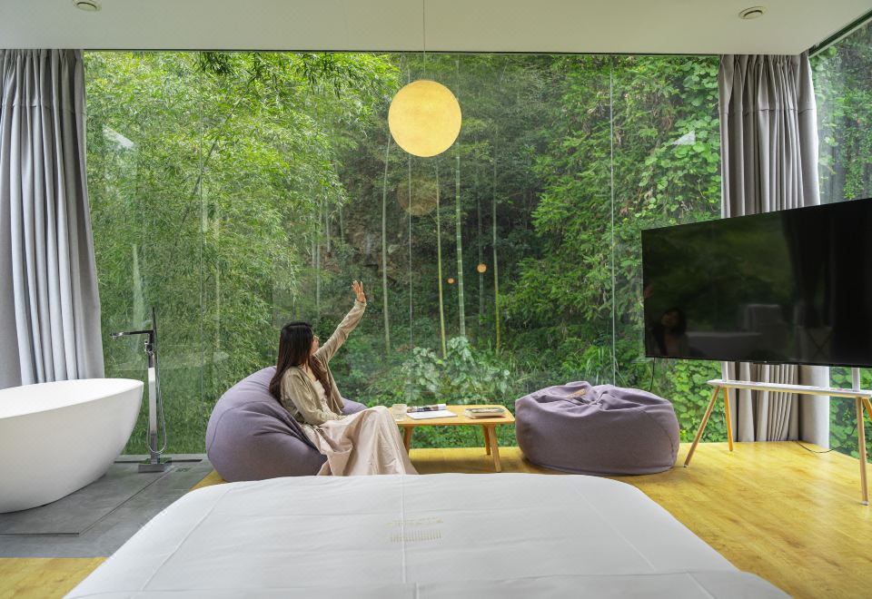 Jingting 270 ° Mountain-View Bath Tub Balcony Tatami Family Room