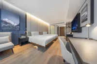 Atour Hotel Kunming Nanping Pedestrian Street Old Street