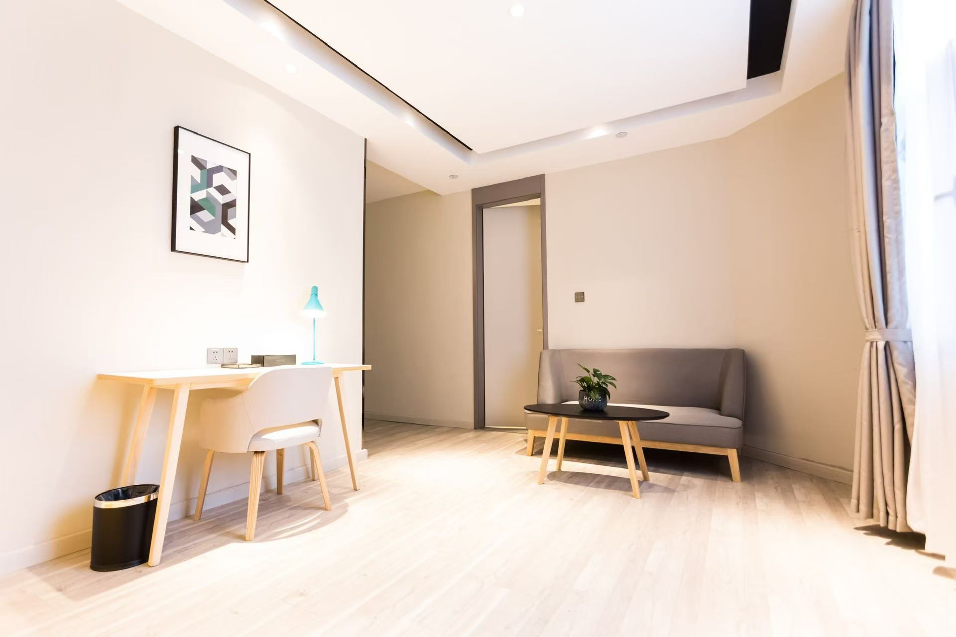 套房（电视投屏+会客厅+地暖开放）