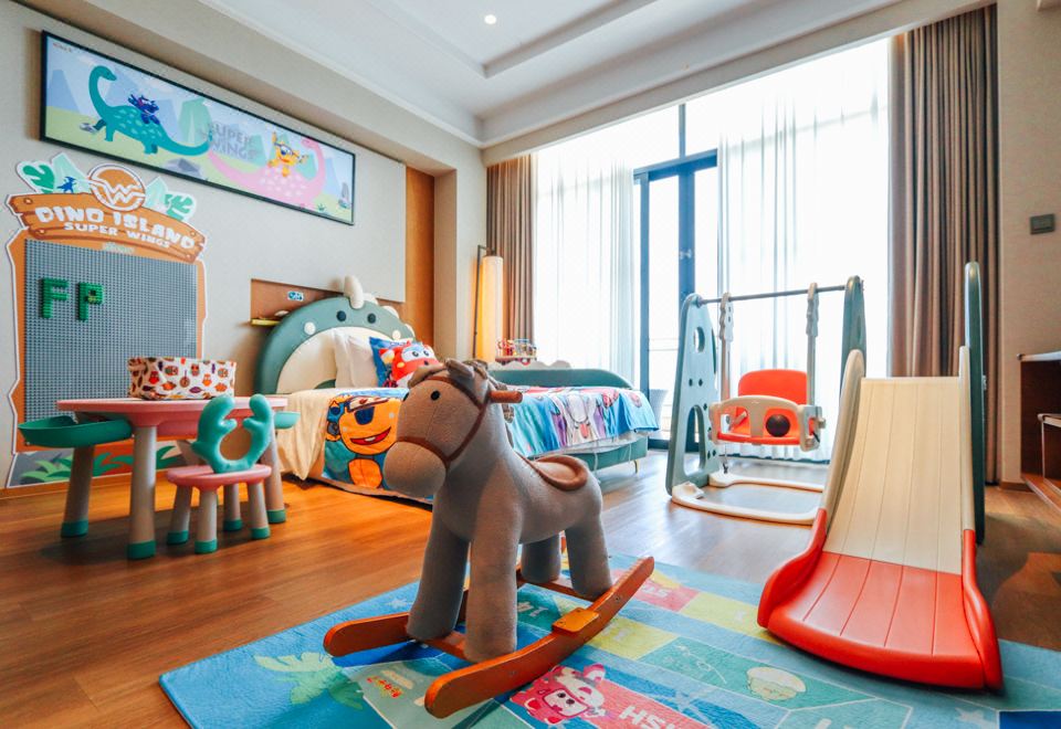 酷芽超级飞侠家庭套房（恐龙小童床+滑梯+积木墙+秋千）