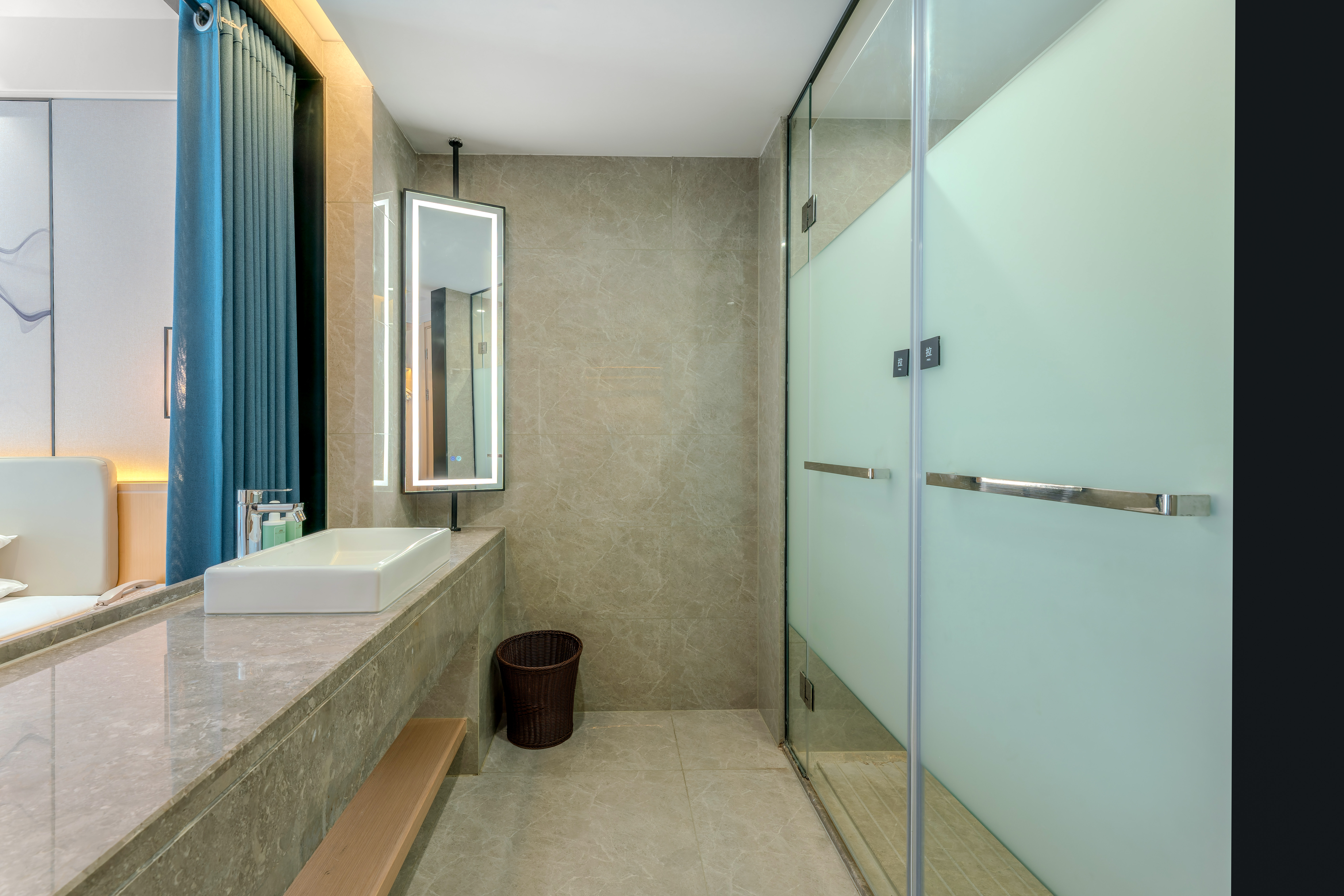 曼享舒适双床房（阳光露台）