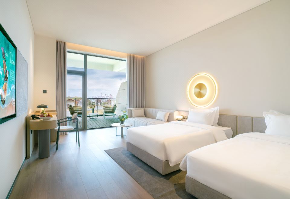 Deluxe 2-bed Room