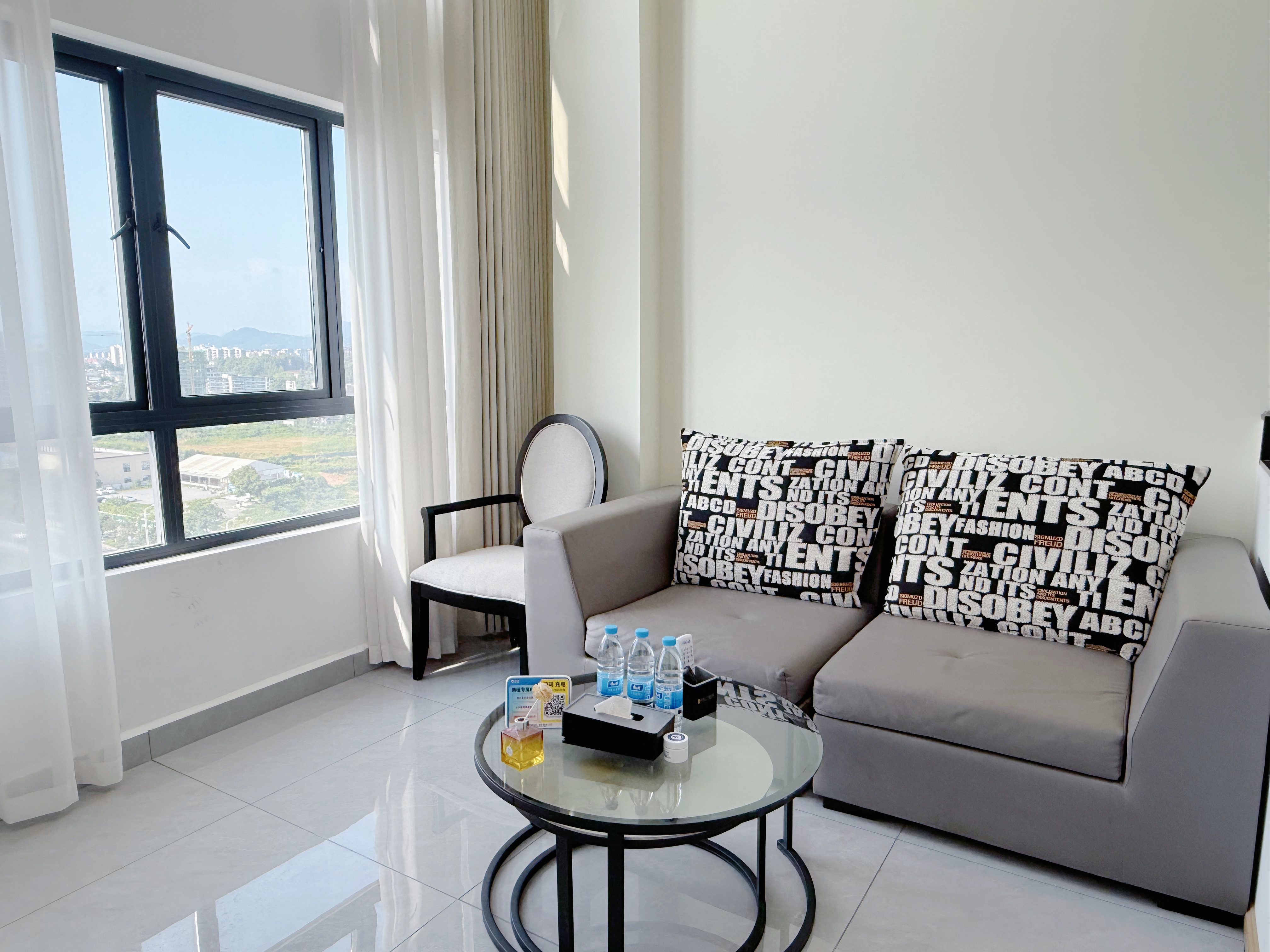 LOFT大床∣两衞∣客厅∣半自能马桶