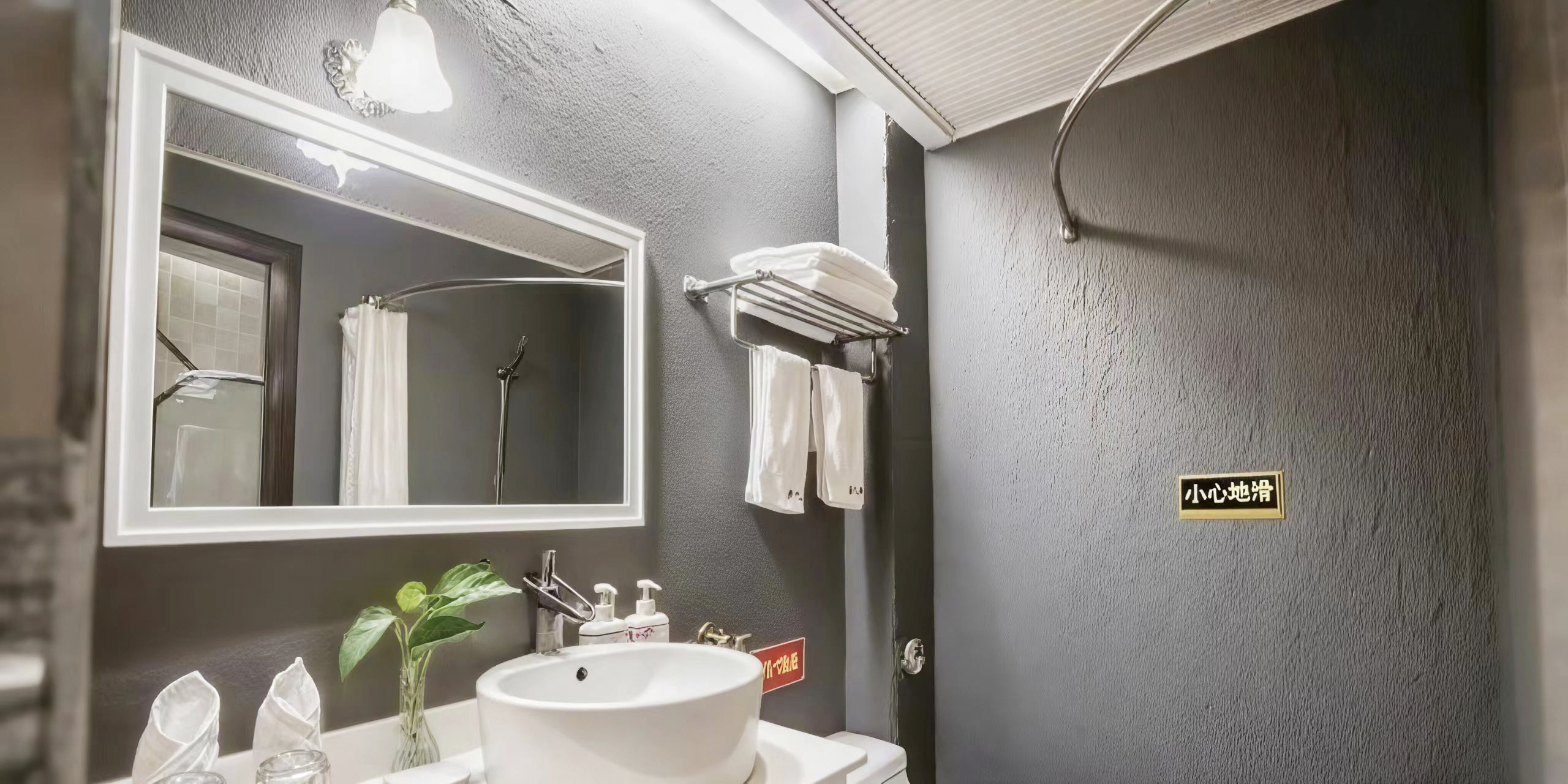 Yajiang Motel TibetDeluxe King Room