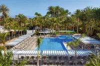 Hotel Riu Palace Oasis Hotele w: 