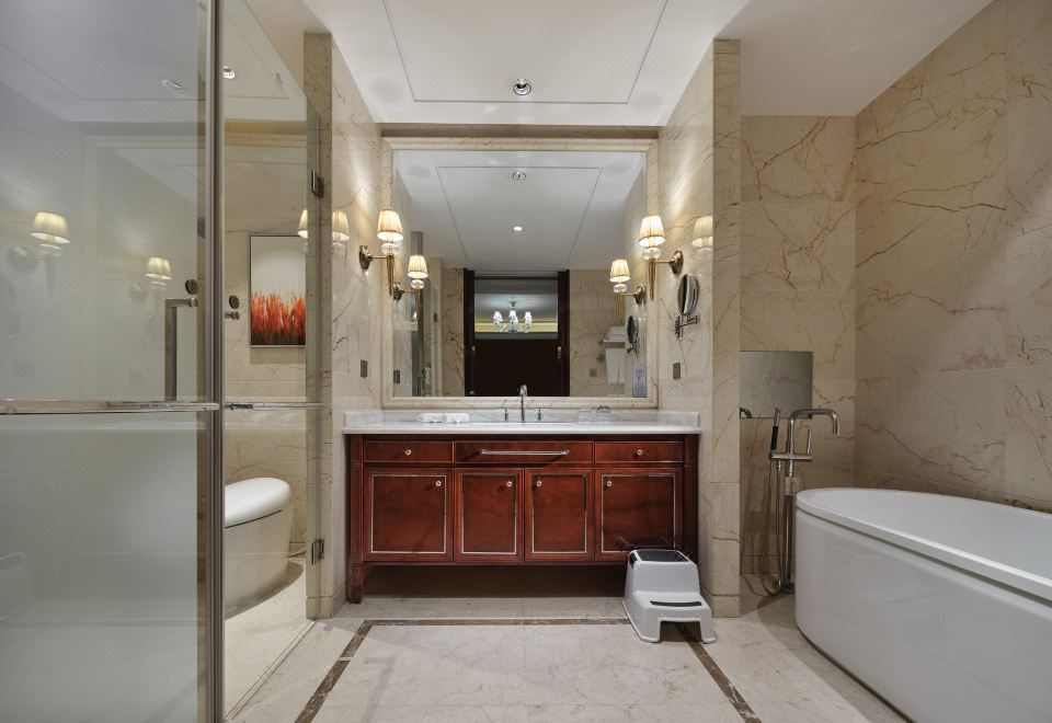 Dongwu New Century Grand Hotel HuzhouDeluxe Two-Bedroom Suite (Separate Bedroom + Panoramic Floor-to-Ceiling Window + Tub)