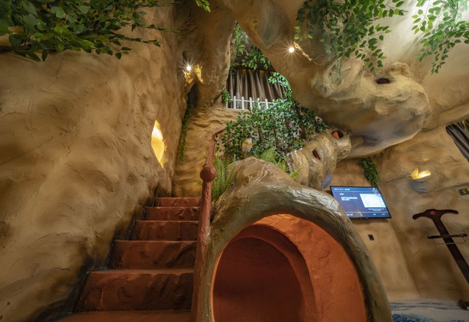 Zhaolin Grand Hotel BeijingCave Adventure Duplex Suite