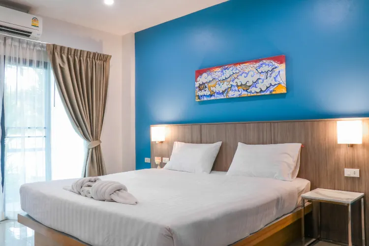 ห้องดีลักซ์ เตียงใหญ่ 1 เตียง