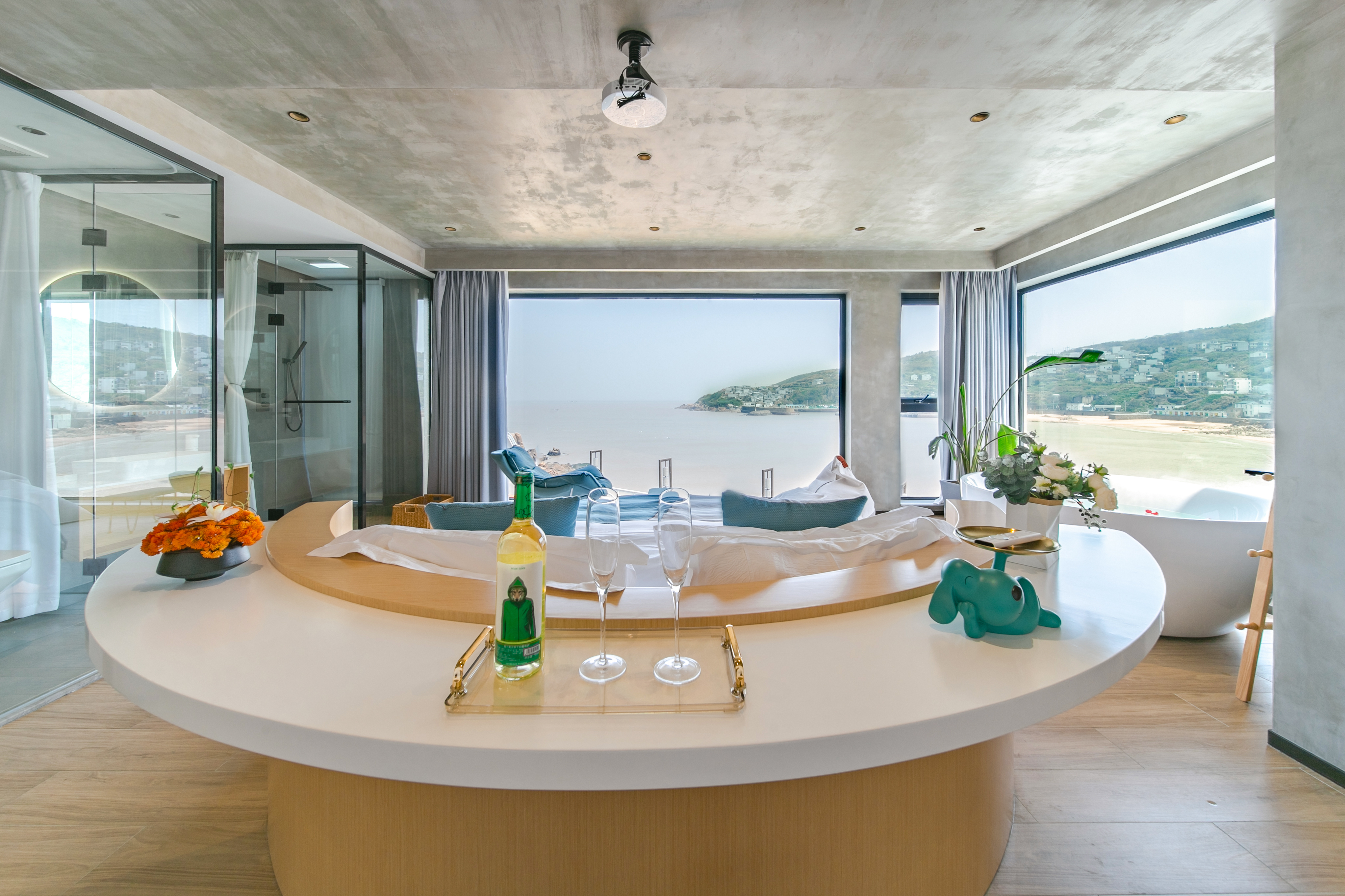 Shengsi qing yu jing house金鲳鱼·海景投影浴缸圆床房