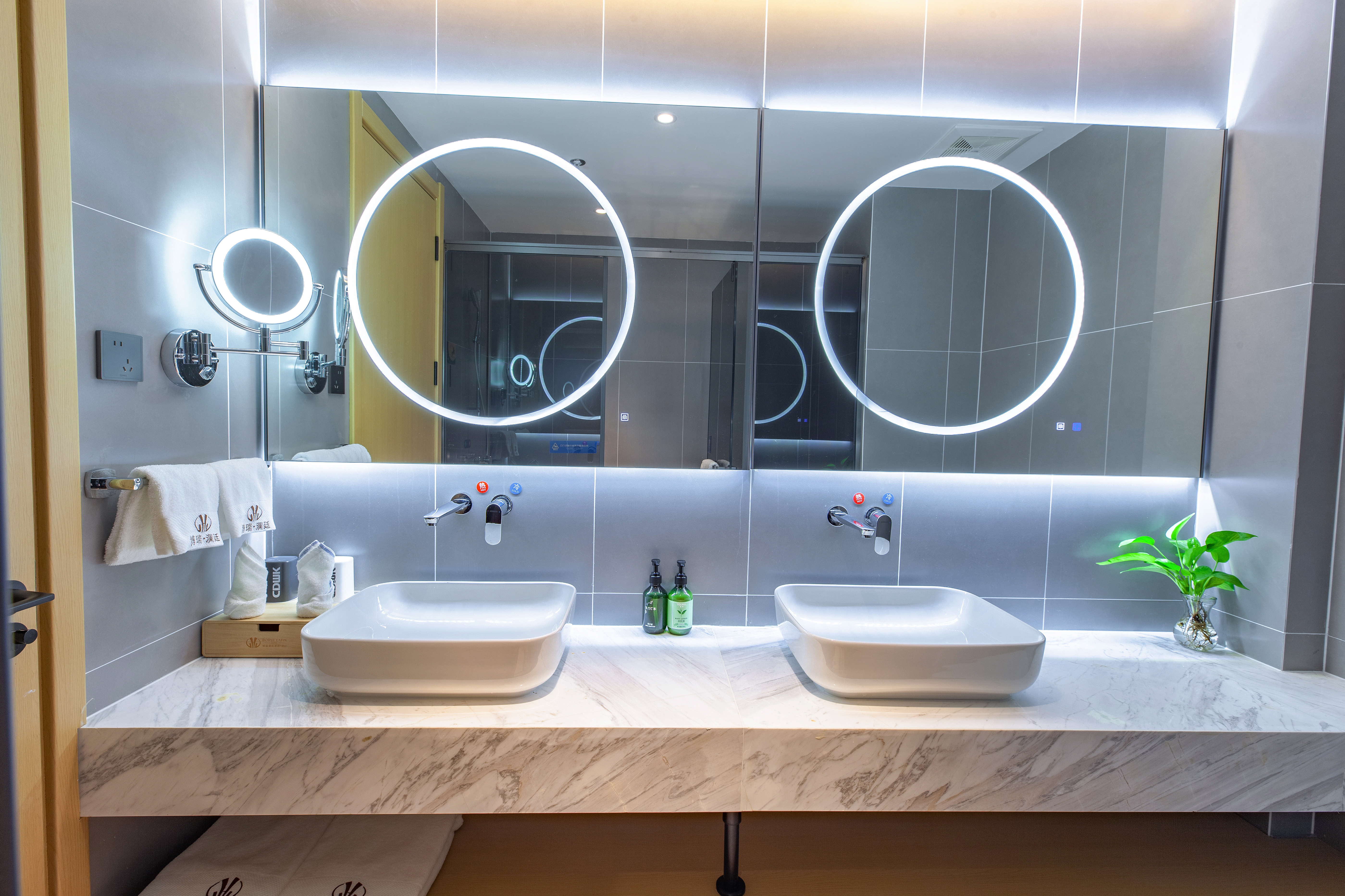 智能棋牌大床套房（全屋智能+小度语音）