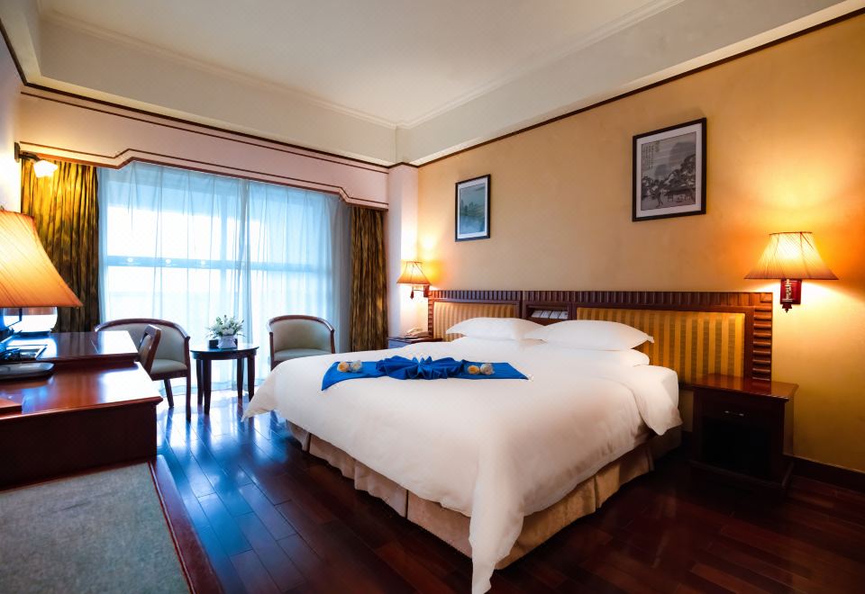 ZHONG YINTIANYI HOTEL Nostalgia Double Bed Room (Expansive View + Zero Pressure Bedding)