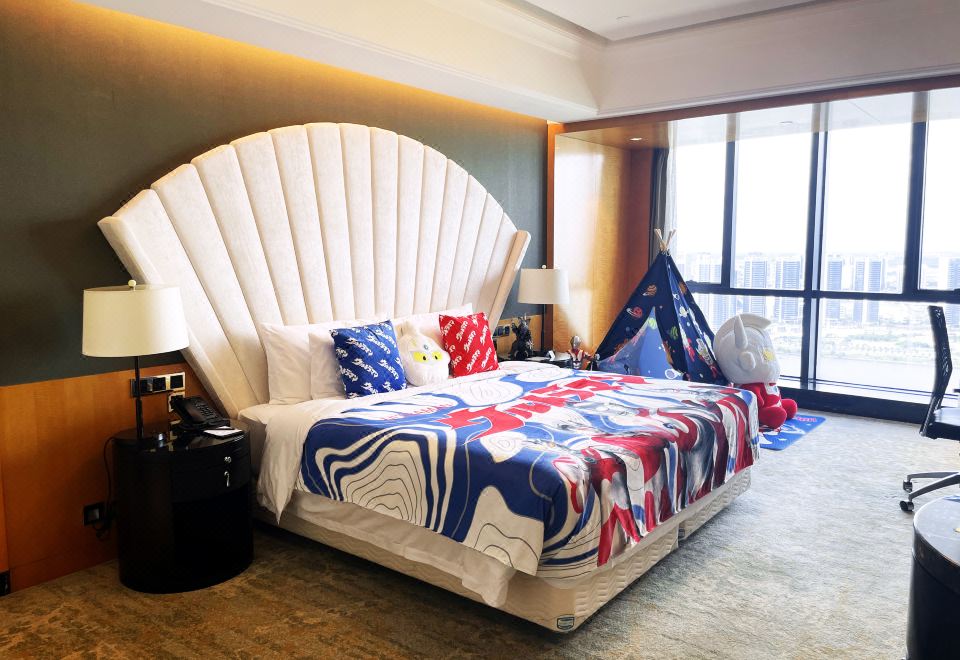 经典奥特曼亲子主题至尊海景大床房